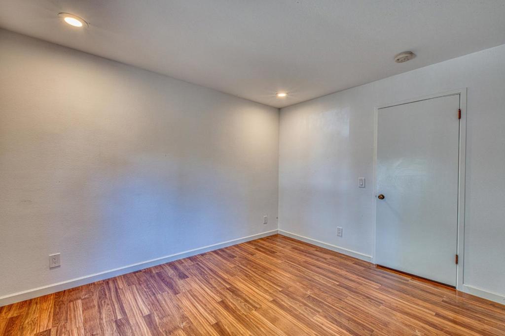 7 Stratford Place Property Photo 36
