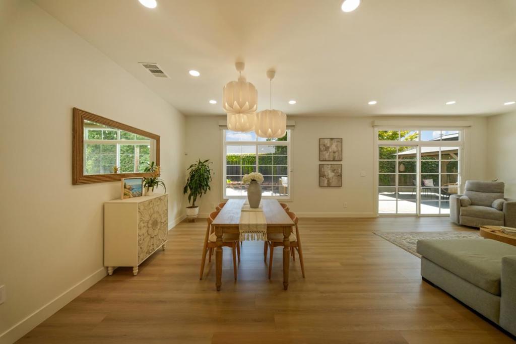 4833 Claremont Park Court Property Photo 10