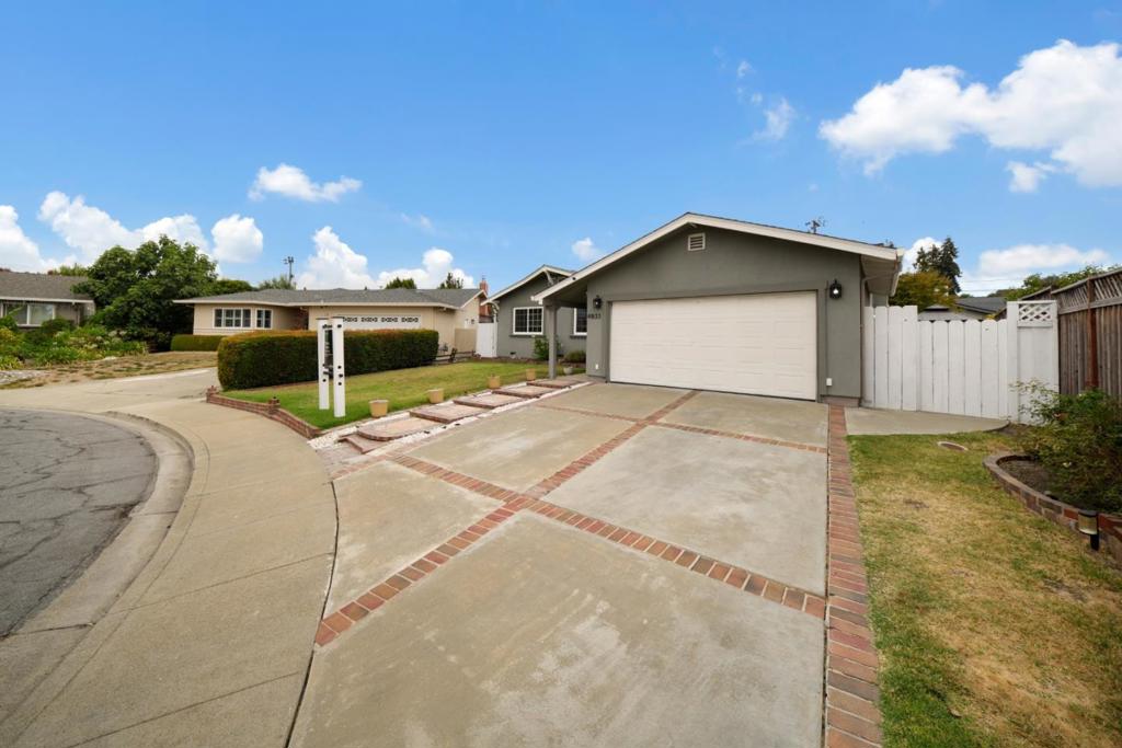 4833 Claremont Park Court Property Photo 31
