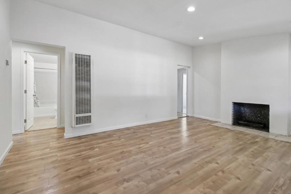 10081 Kenilworth Way Property Photo 4