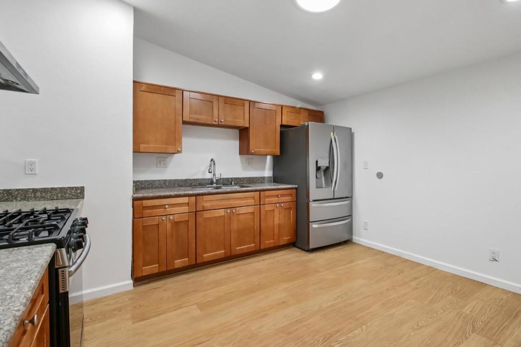 10081 Kenilworth Way Property Photo 10
