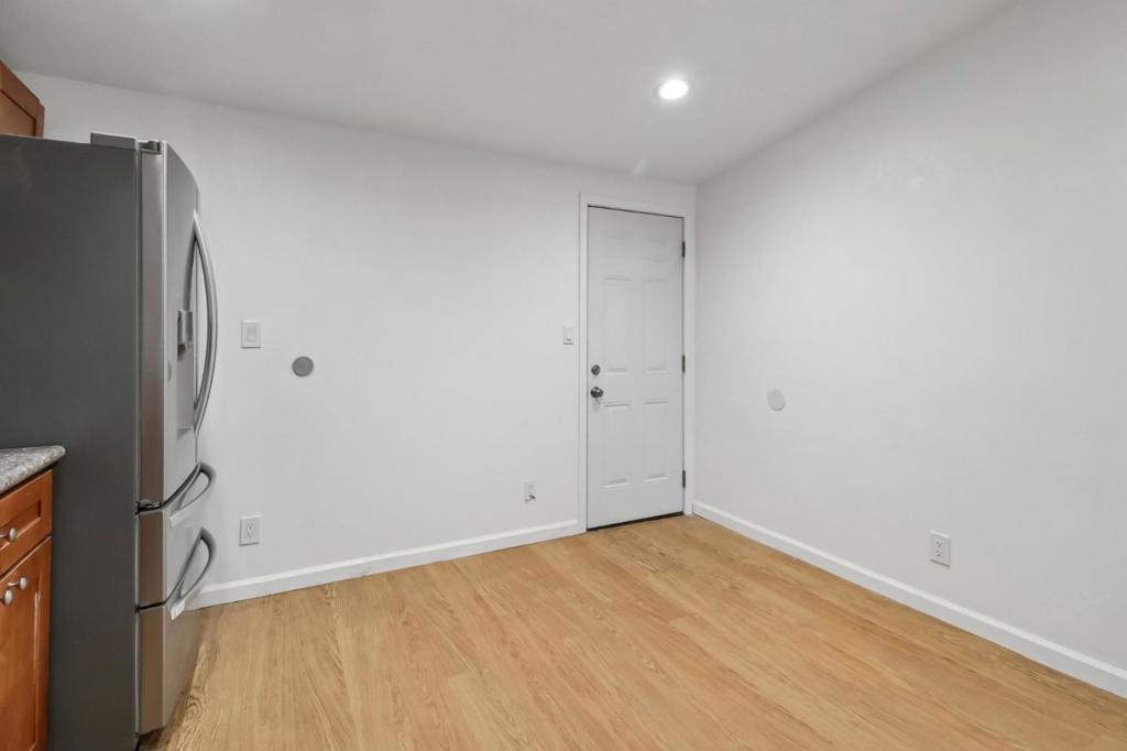 10081 Kenilworth Way Property Photo 13