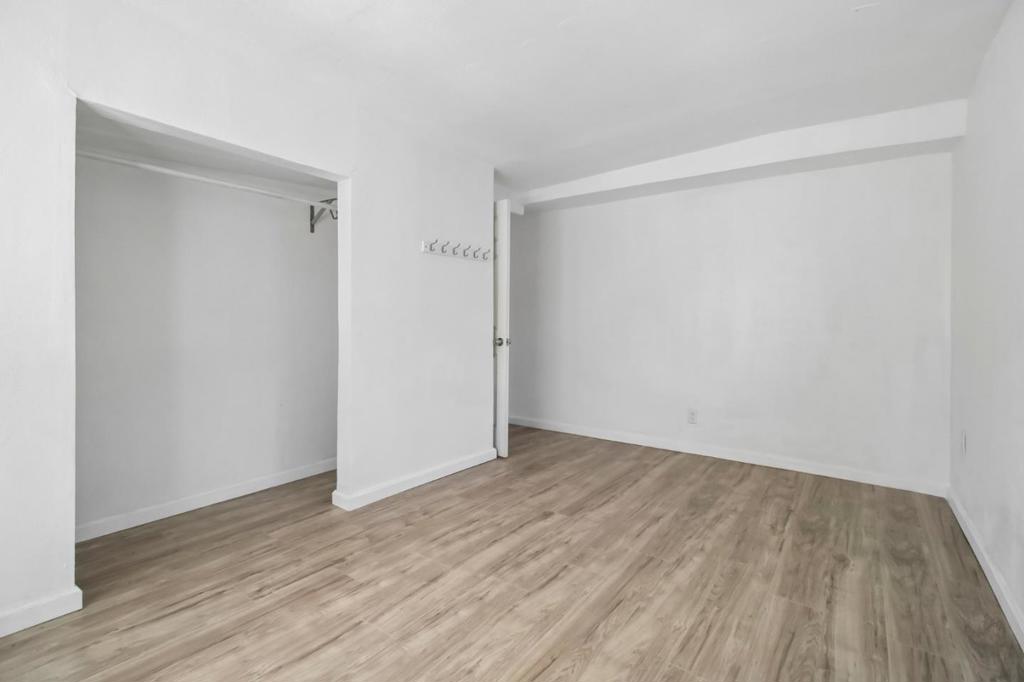 10081 Kenilworth Way Property Photo 15