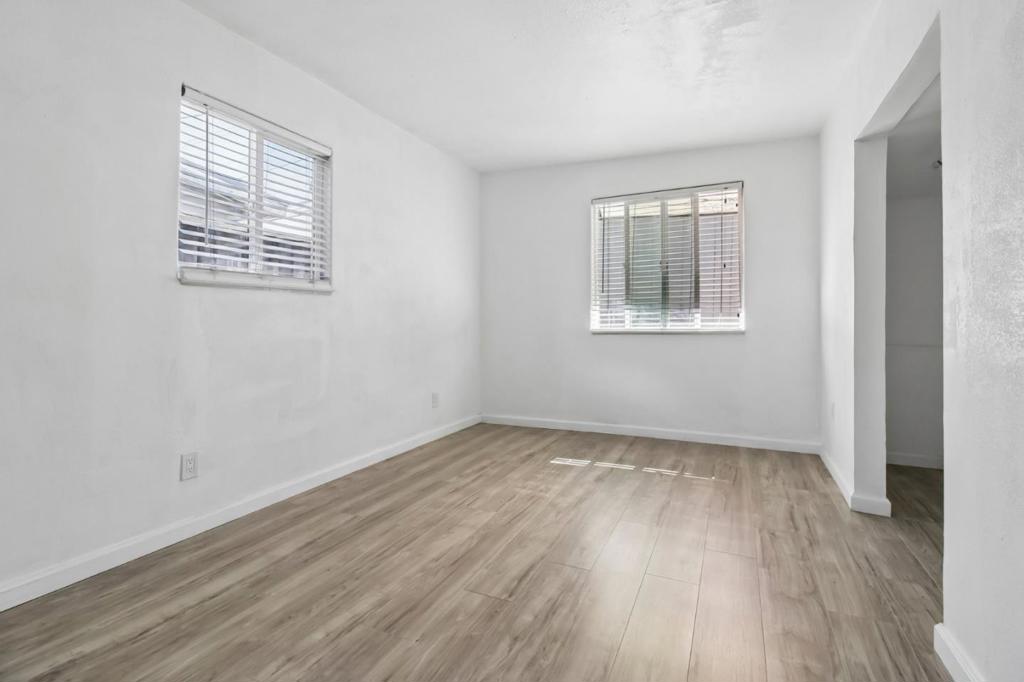 10081 Kenilworth Way Property Photo 16