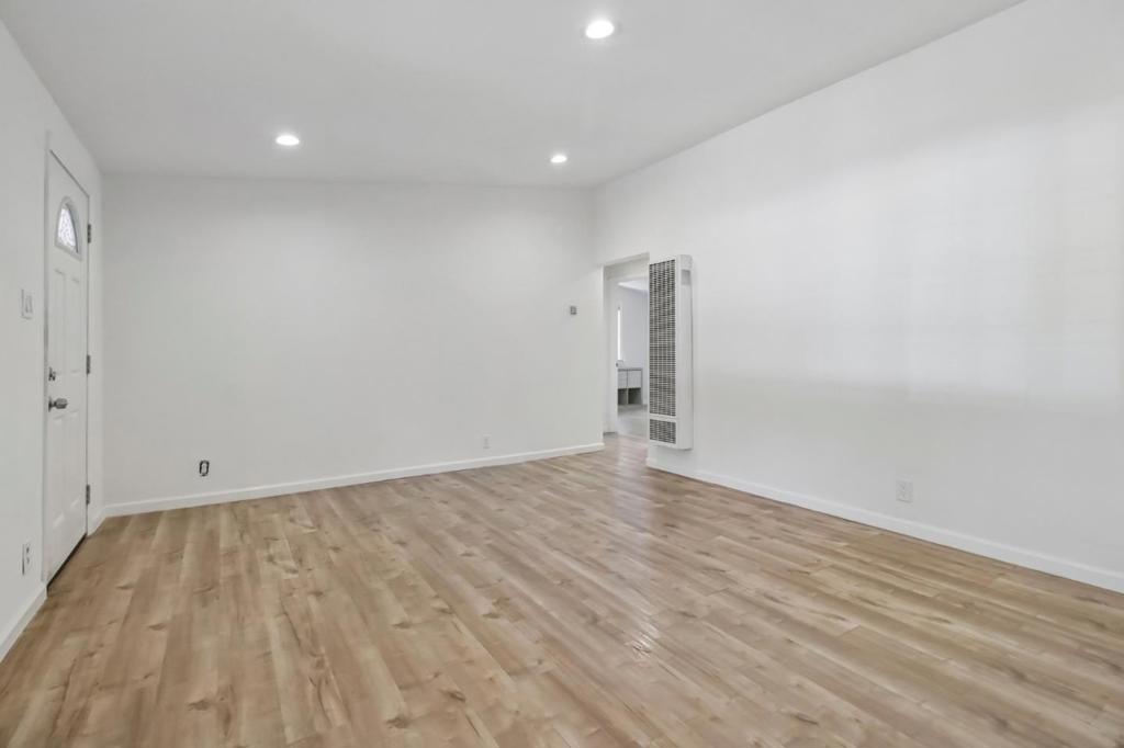 10081 Kenilworth Way Property Photo 17