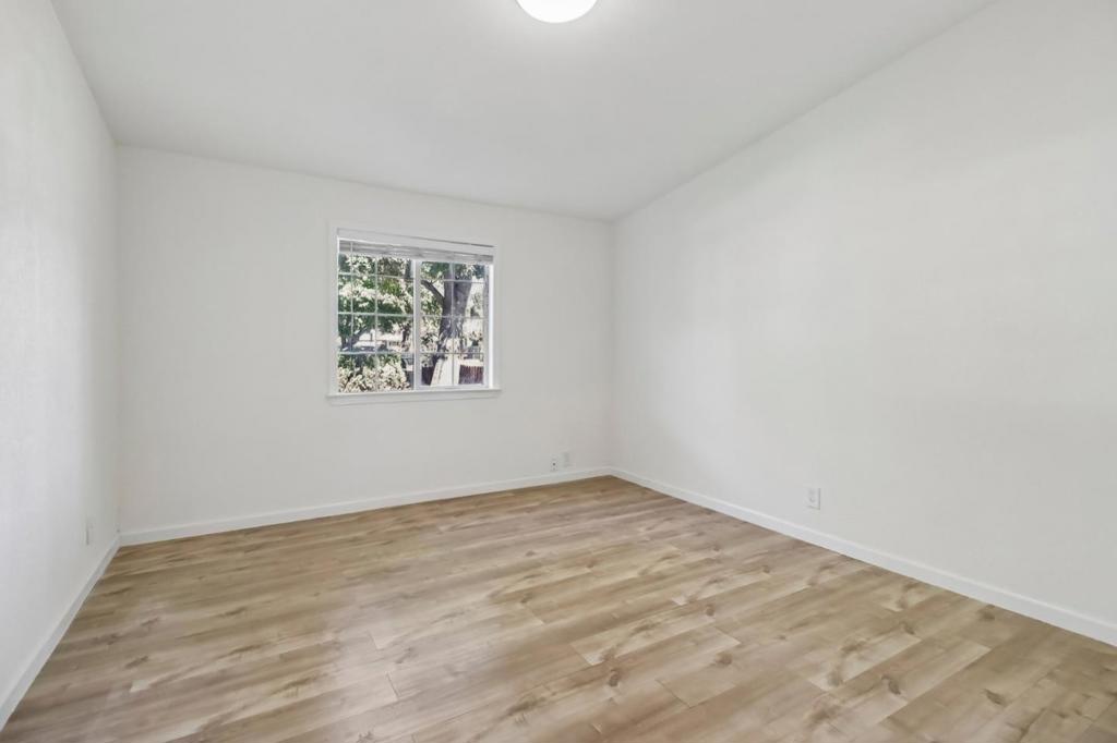 10081 Kenilworth Way Property Photo 18