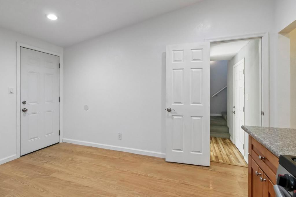 10081 Kenilworth Way Property Photo 23