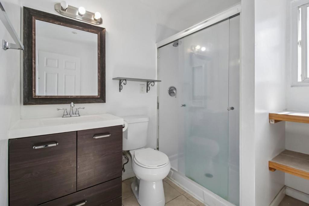 10081 Kenilworth Way Property Photo 24