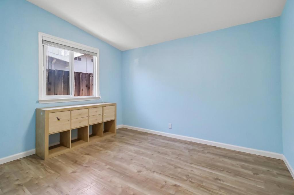 10081 Kenilworth Way Property Photo 25