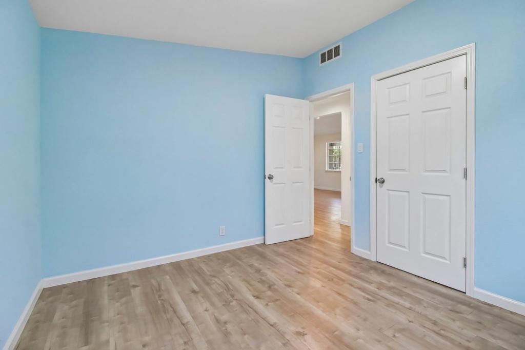 10081 Kenilworth Way Property Photo 26