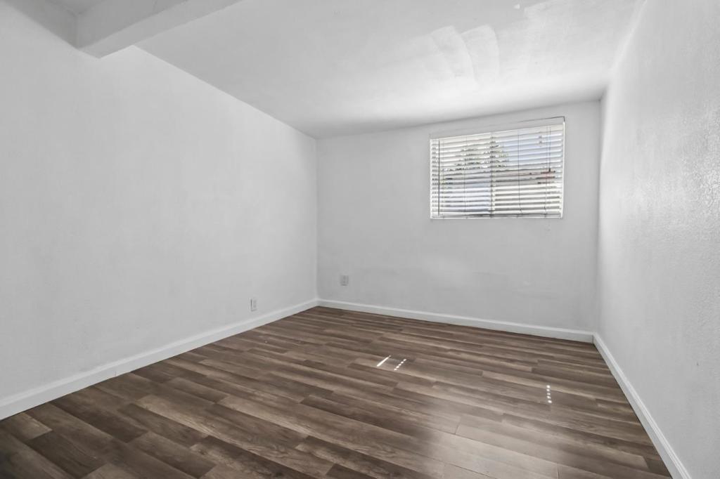 10081 Kenilworth Way Property Photo 27