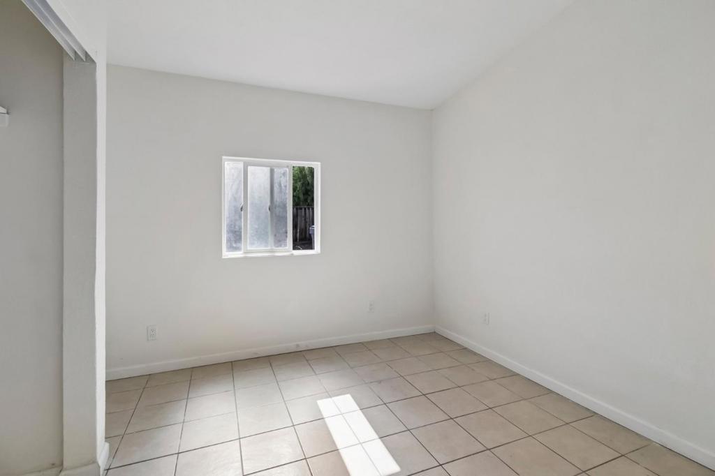 10081 Kenilworth Way Property Photo 32