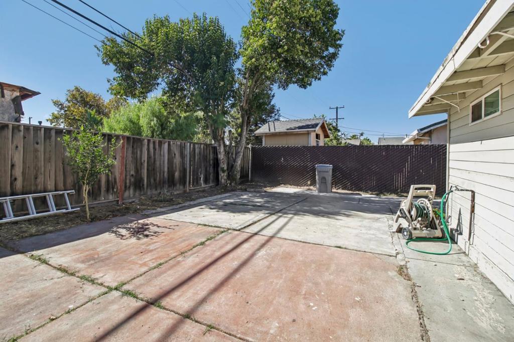 10081 Kenilworth Way Property Photo 40