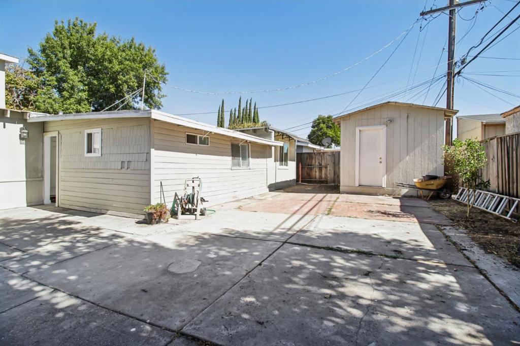10081 Kenilworth Way Property Photo 42