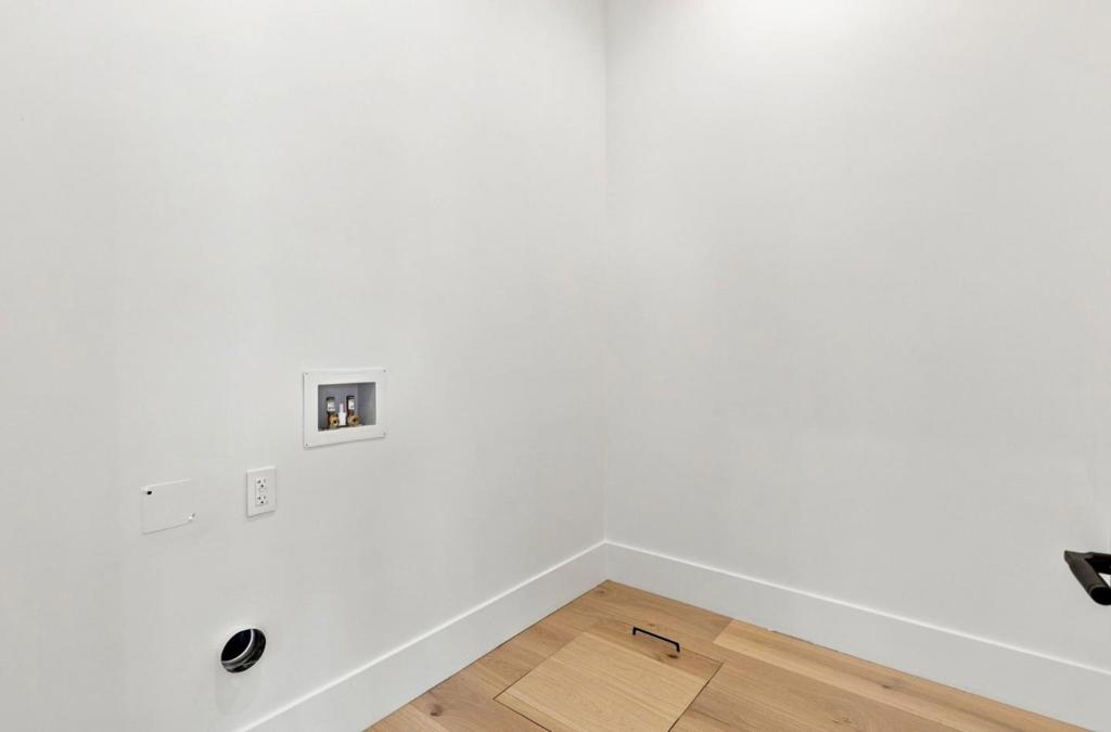 1111 Pine Ave Property Photo 42
