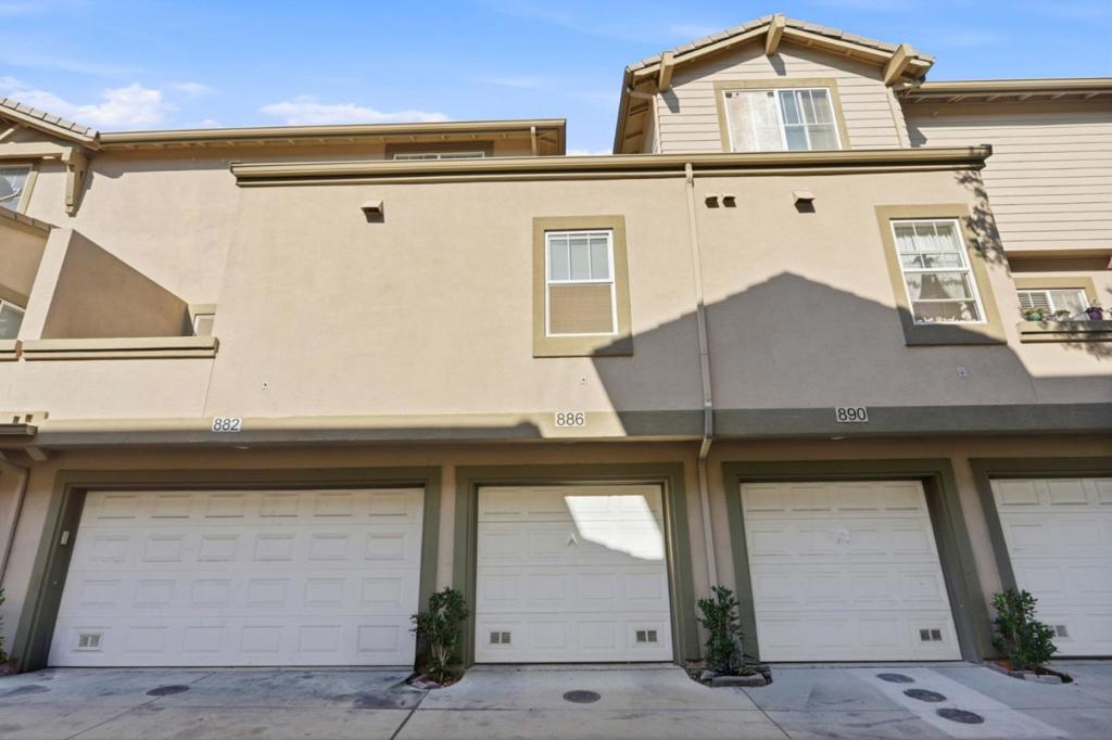 886 Fascination Place Property Photo 22