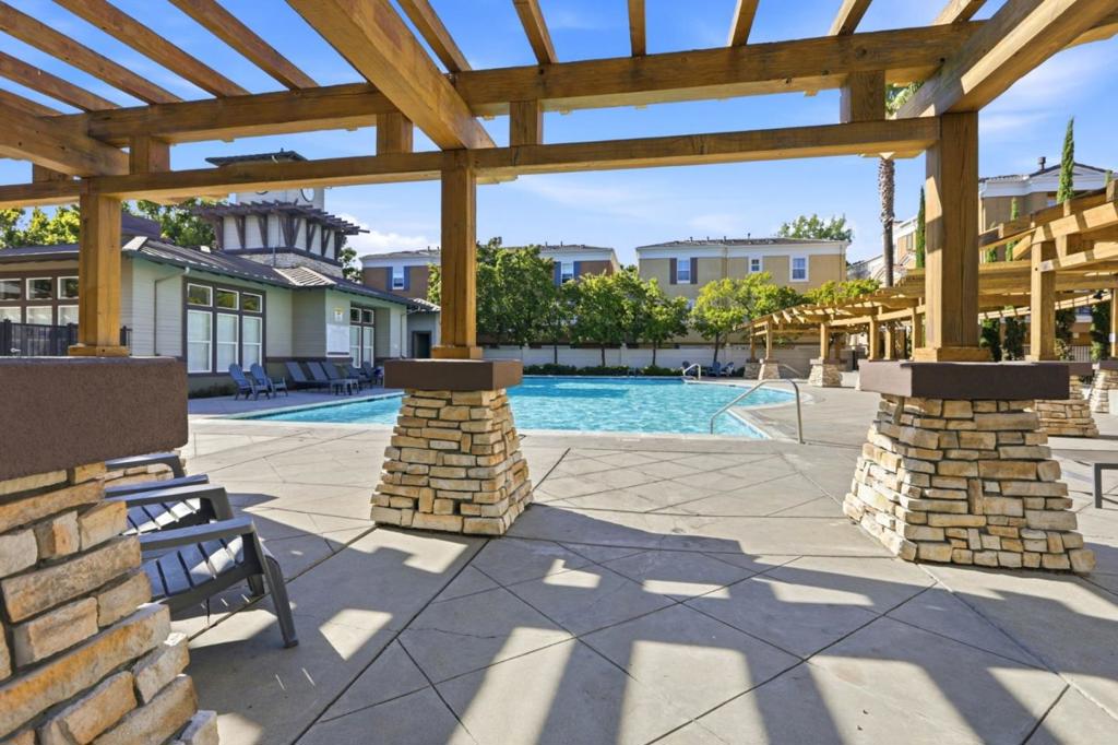 886 Fascination Place Property Photo 26