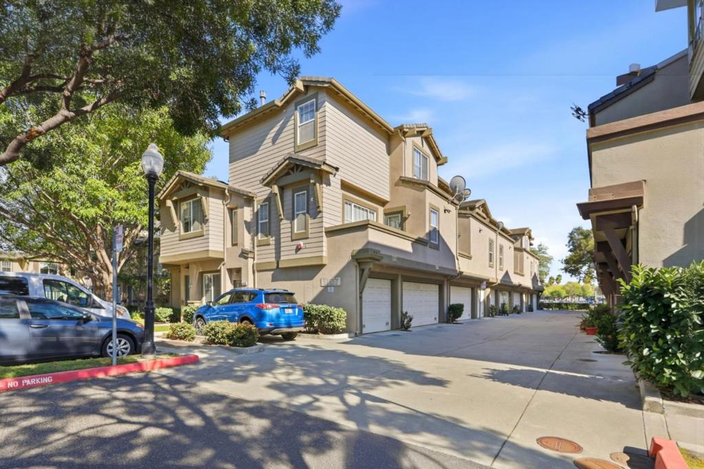 886 Fascination Place Property Photo 27