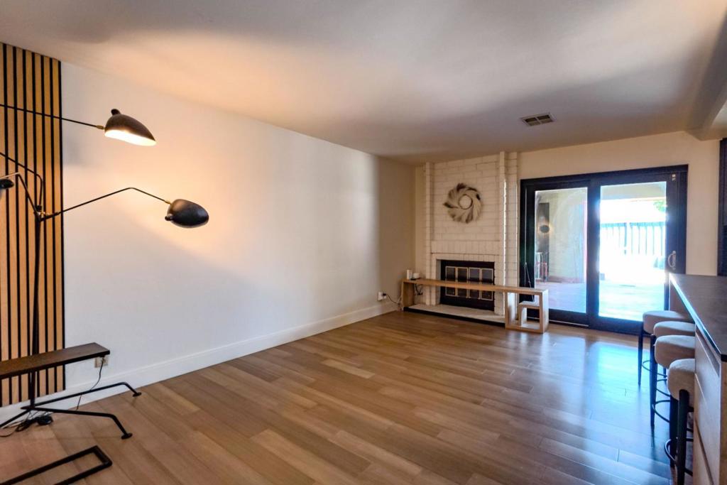 32811 Palmdale Court Property Photo 8