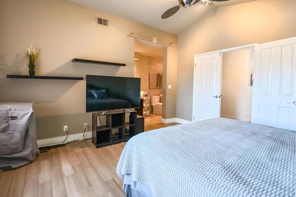 32811 Palmdale Court Property Photo 23