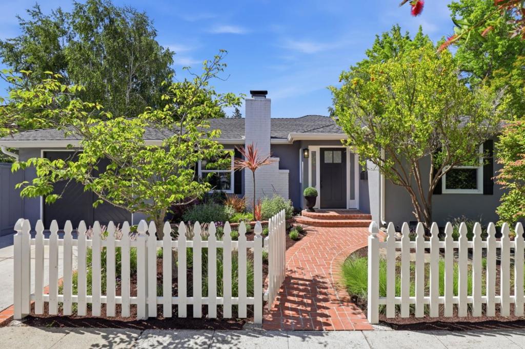 699 Oregon Avenue Property Photo