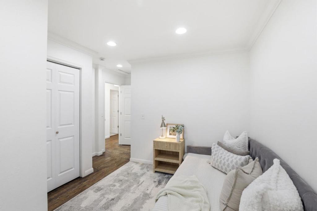 699 Oregon Avenue Property Photo 18