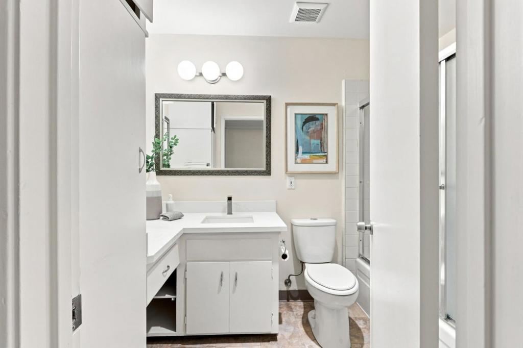 718 Millich Drive B Property Photo 25