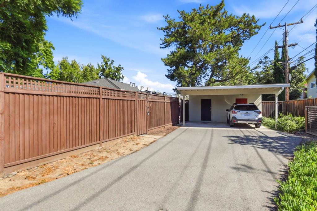 718 Millich Drive B Property Photo 33