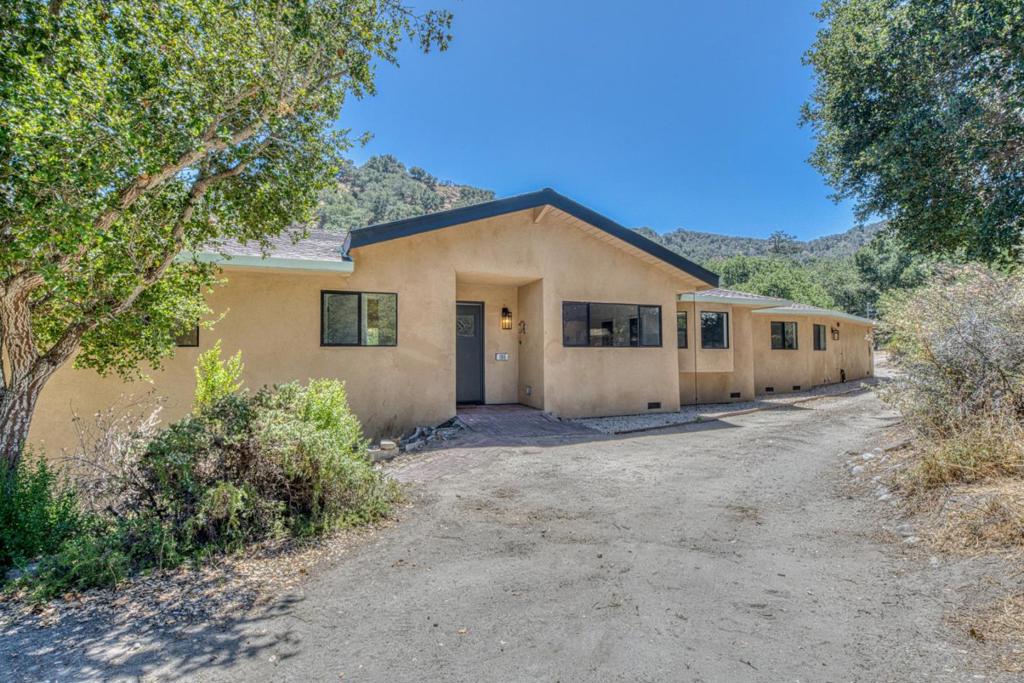 186 San Benancio Road Property Photo 1