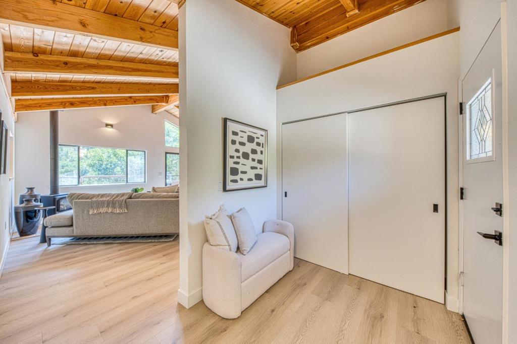 186 San Benancio Road Property Photo 3