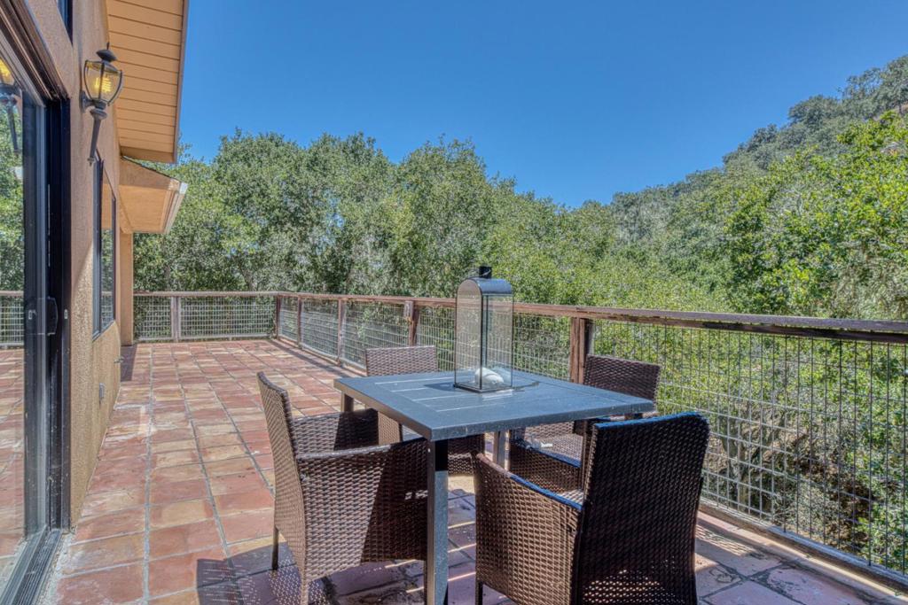 186 San Benancio Road Property Photo 9