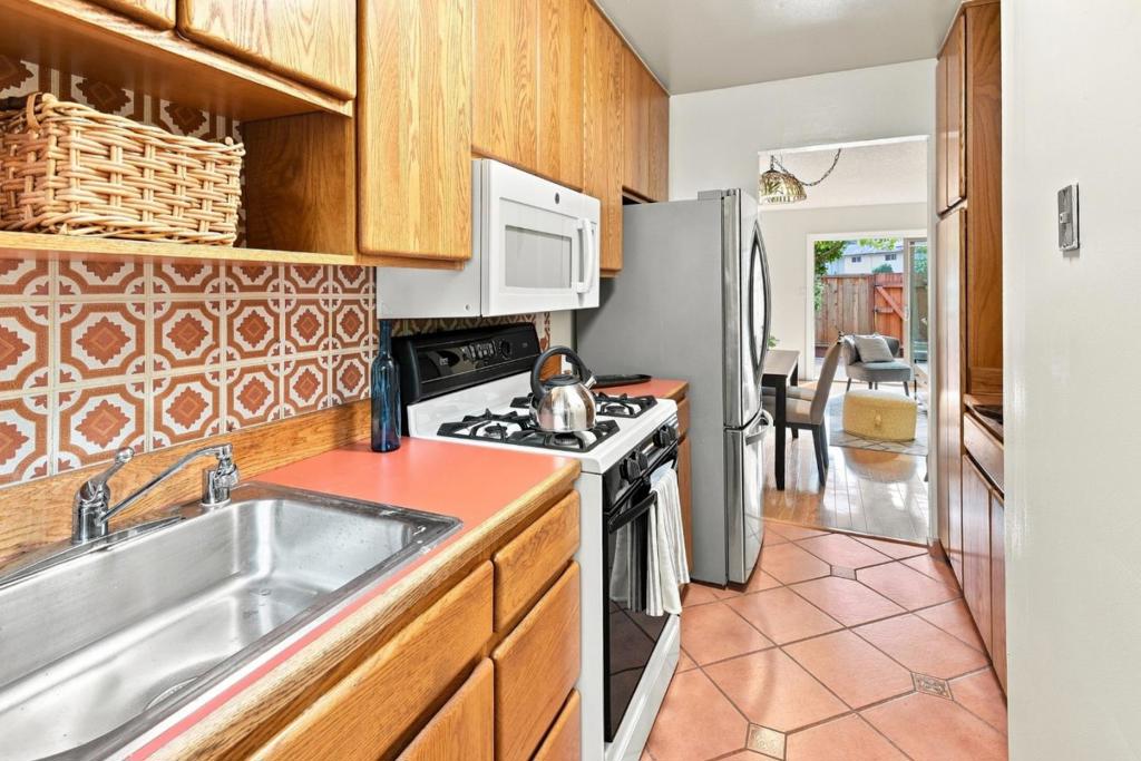 1161 Oddstad Boulevard Property Photo 4