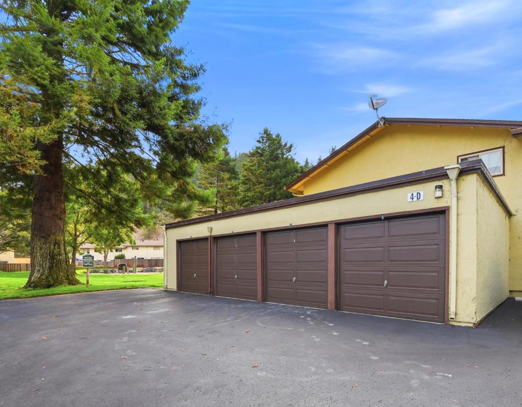 1161 Oddstad Boulevard Property Photo 16