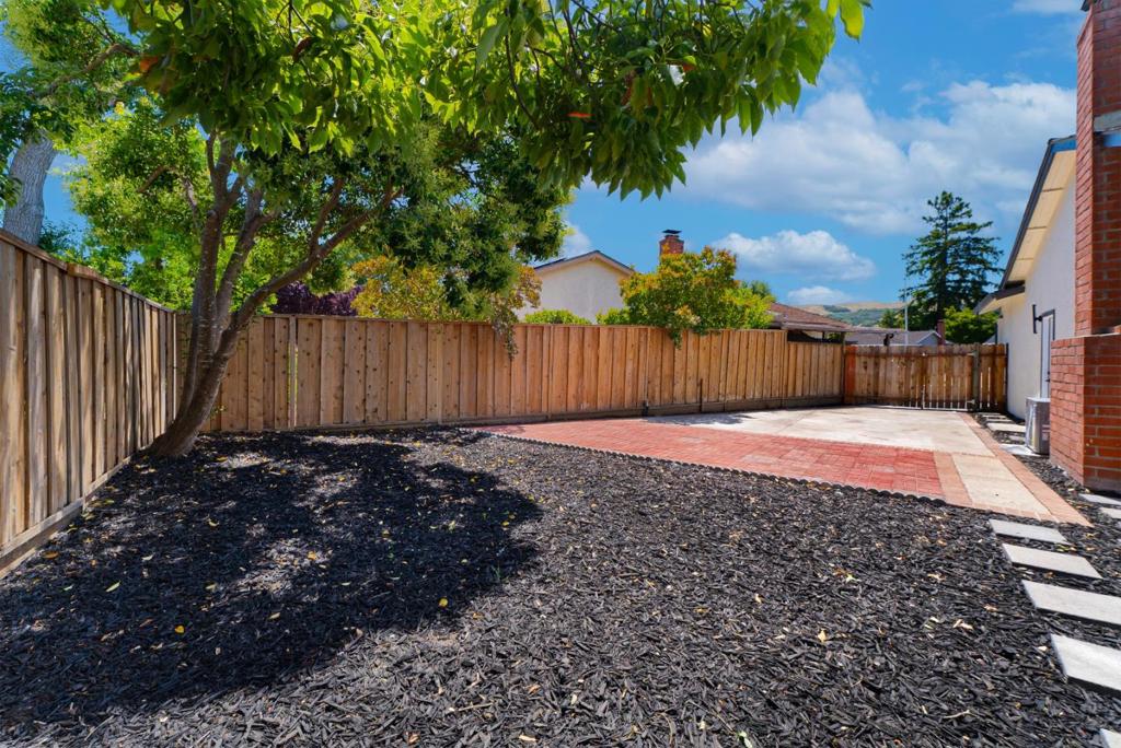 242 Hardwick Place Property Photo 36