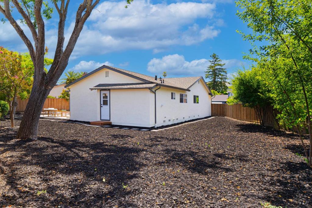 242 Hardwick Place Property Photo 39