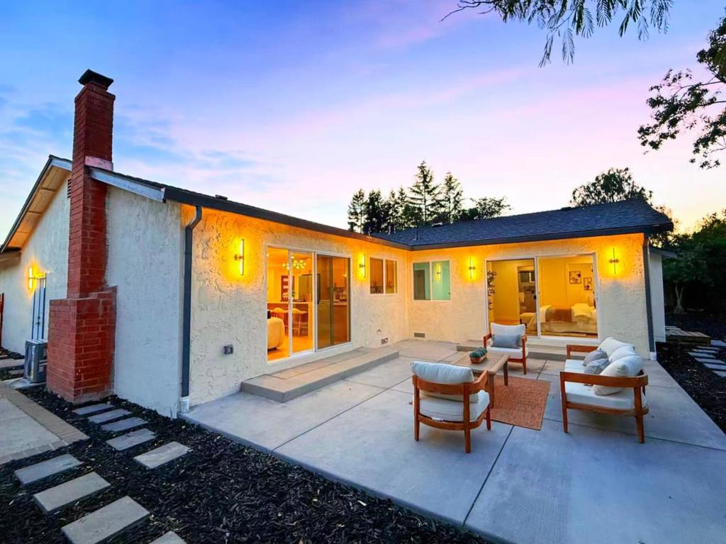 242 Hardwick Place Property Photo 46