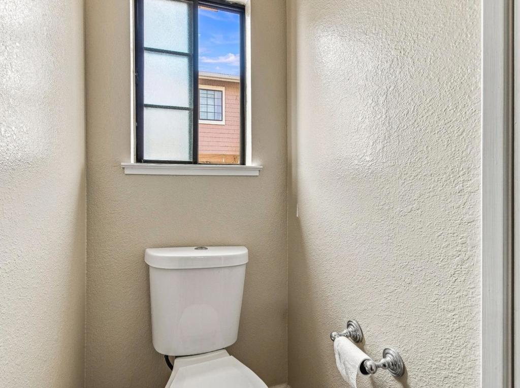 6915 Chantel Court Property Photo 23