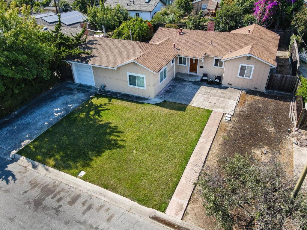 3210 Greentree Way Property Photo 30