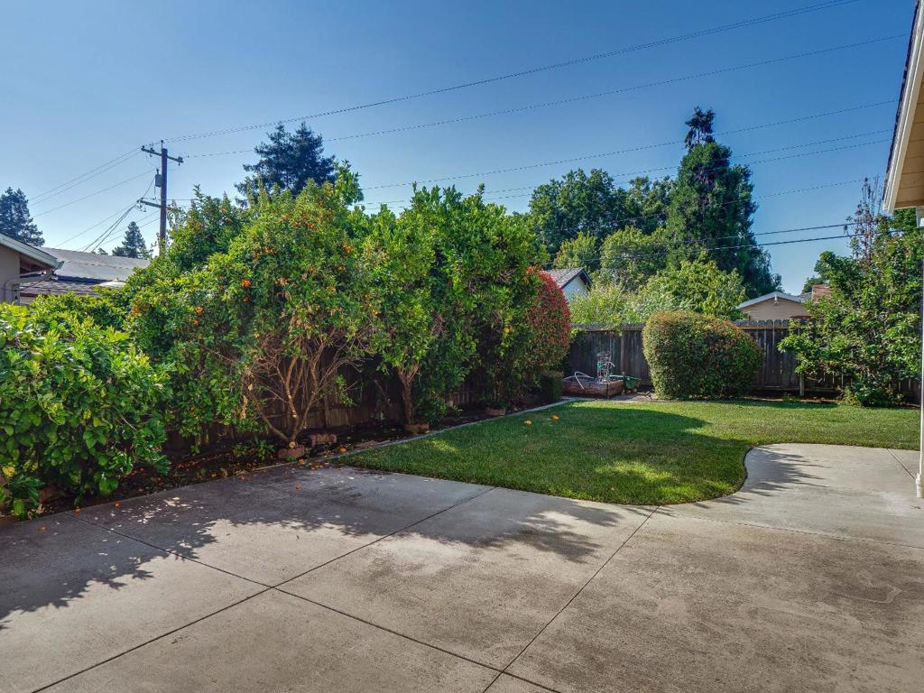 3210 Greentree Way Property Photo 31