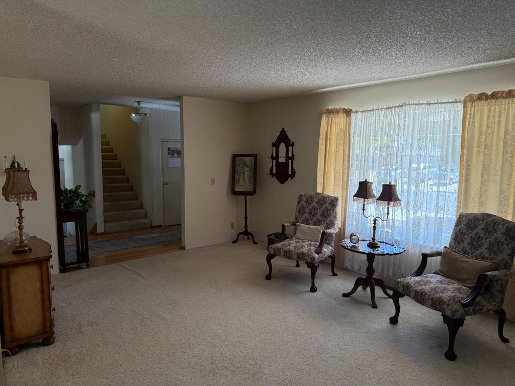 7040 Valley Forge Drive Property Photo 5
