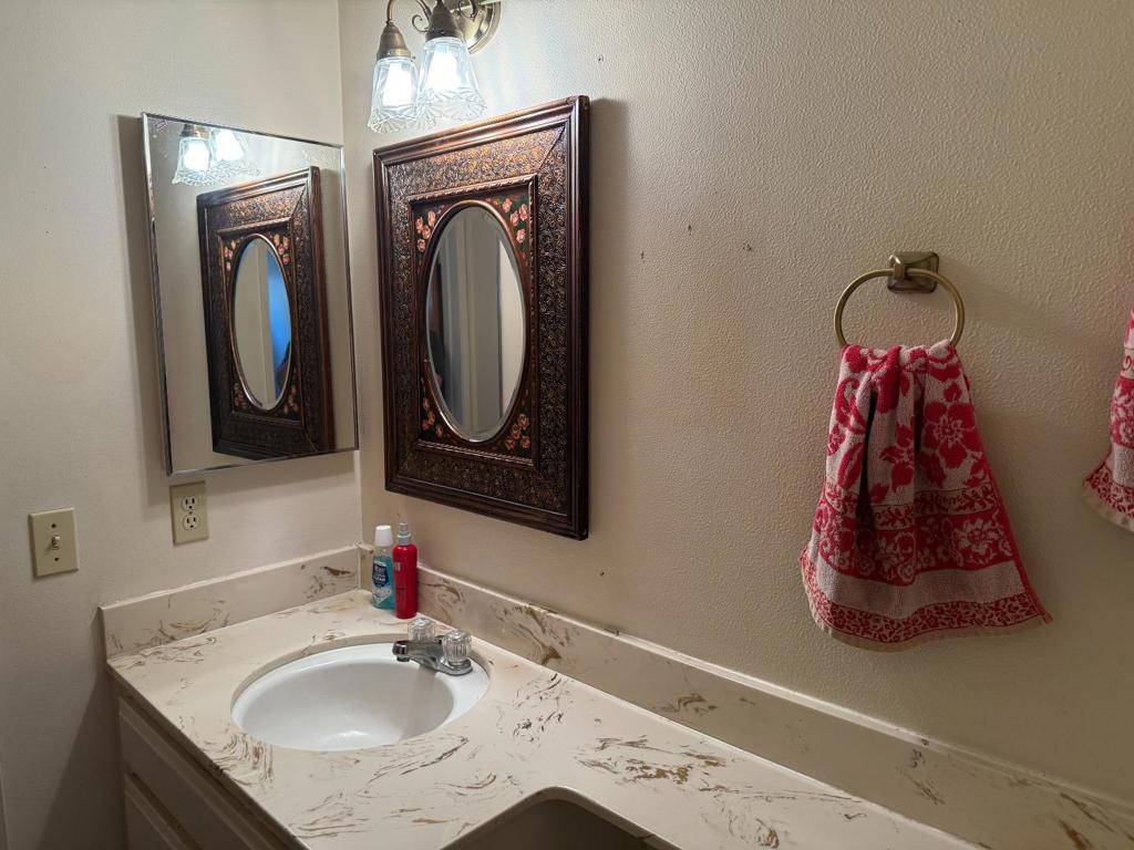 7040 Valley Forge Drive Property Photo 16