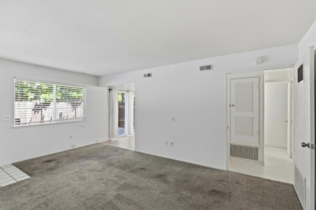 24 Meadow Way Property Photo 11