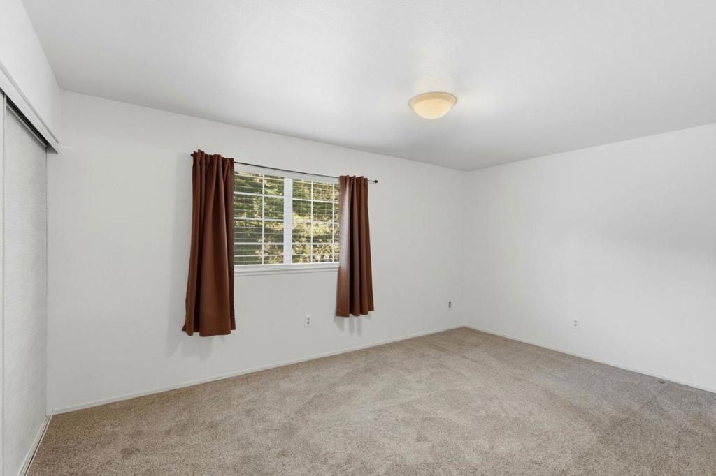 24 Meadow Way Property Photo 15