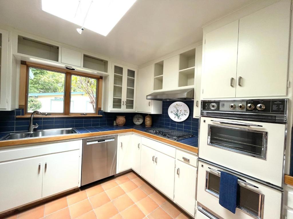 215 Lamanda Drive Property Photo 12