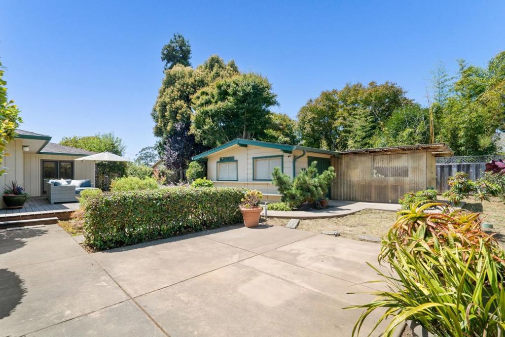 215 Lamanda Drive Property Photo 25