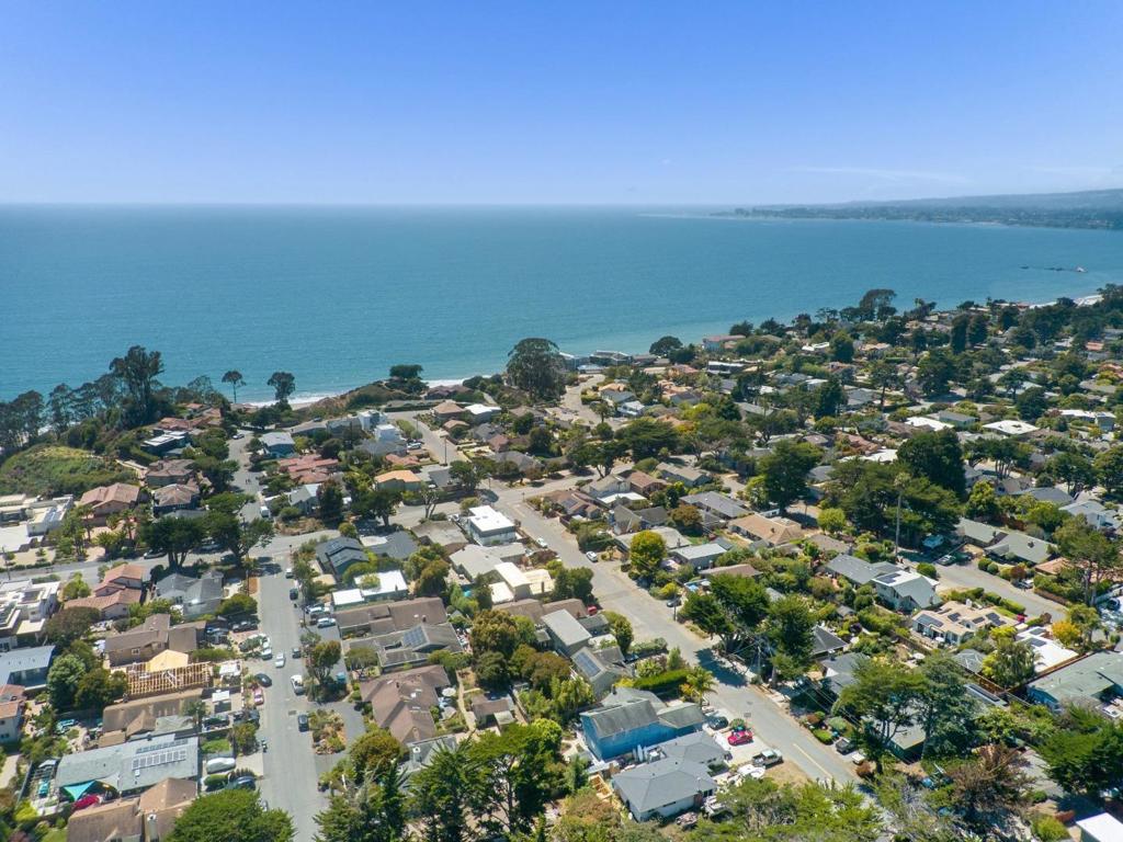215 Lamanda Drive Property Photo 32