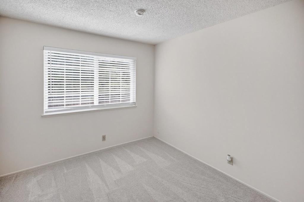 949 Gilchrist Drive 4 Property Photo 12