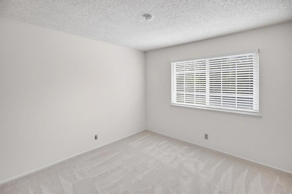 949 Gilchrist Drive 4 Property Photo 14