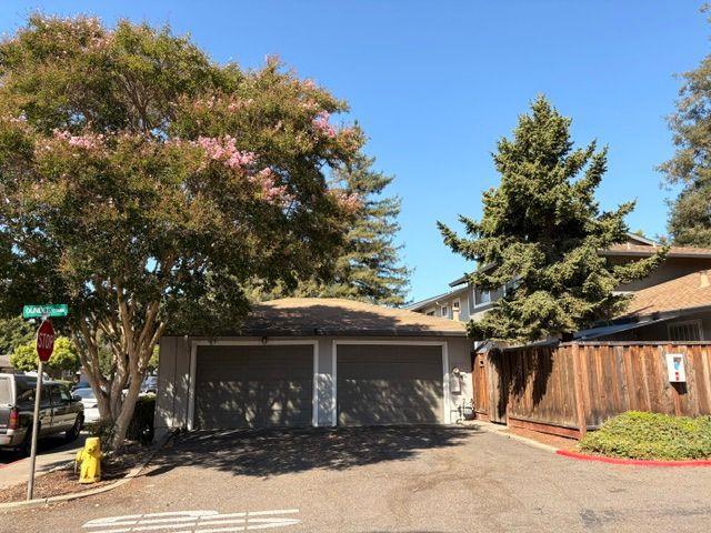 38030 Dundee Property Photo 7