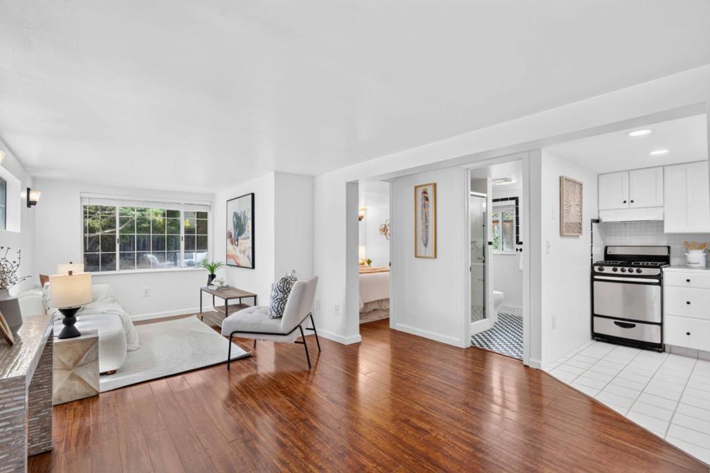 1321 Hopkins Avenue Property Photo 2
